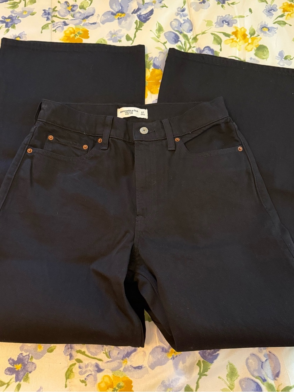 Abercrombie Fitch Jeans high rise wide leg size 27 NWOT
